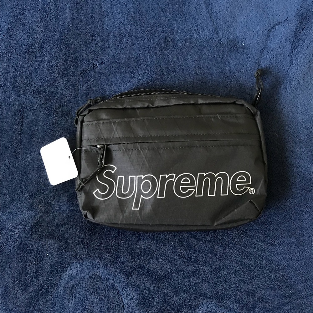 Supreme Shoulder Bag - Picture 1 of 3